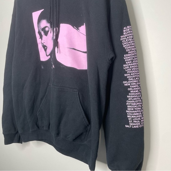 Ariana Grande Sweetener Concert Tour Hoodie Size Medium - Picture 3 of 5